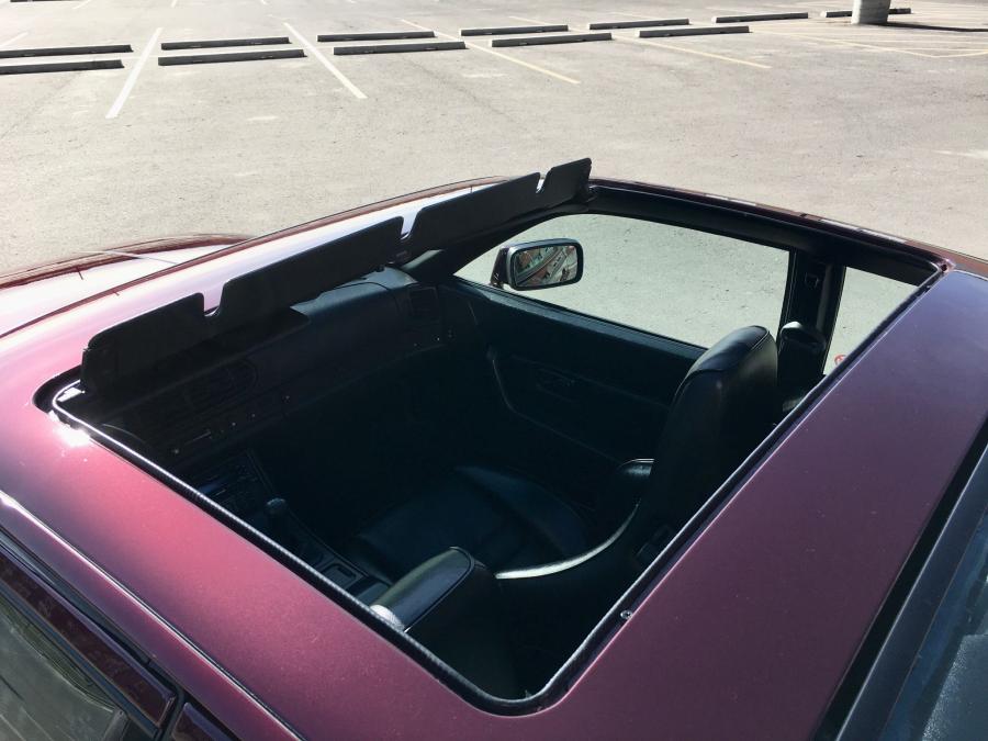 Детали экстерьера Porsche 944 S2 Red Pearl 1990 года  (фото 72 из 86)